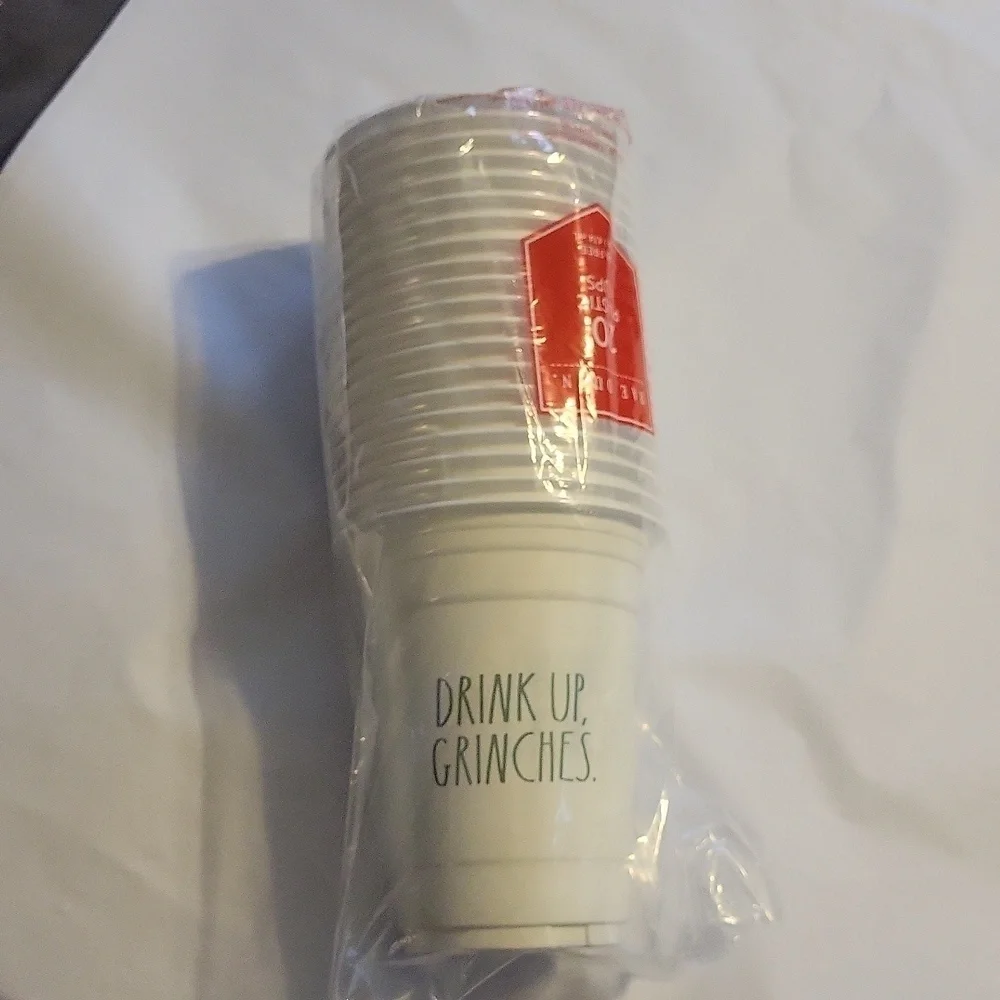 Drink Up Grinches 20 piece Plastic Disposable Drinking Cups
